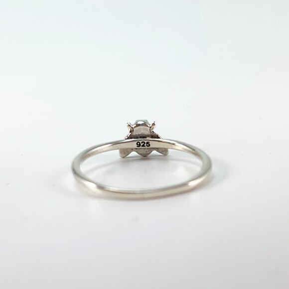 NWT small dainty sterling silver bee ring size 8 - Picture 3 of 5